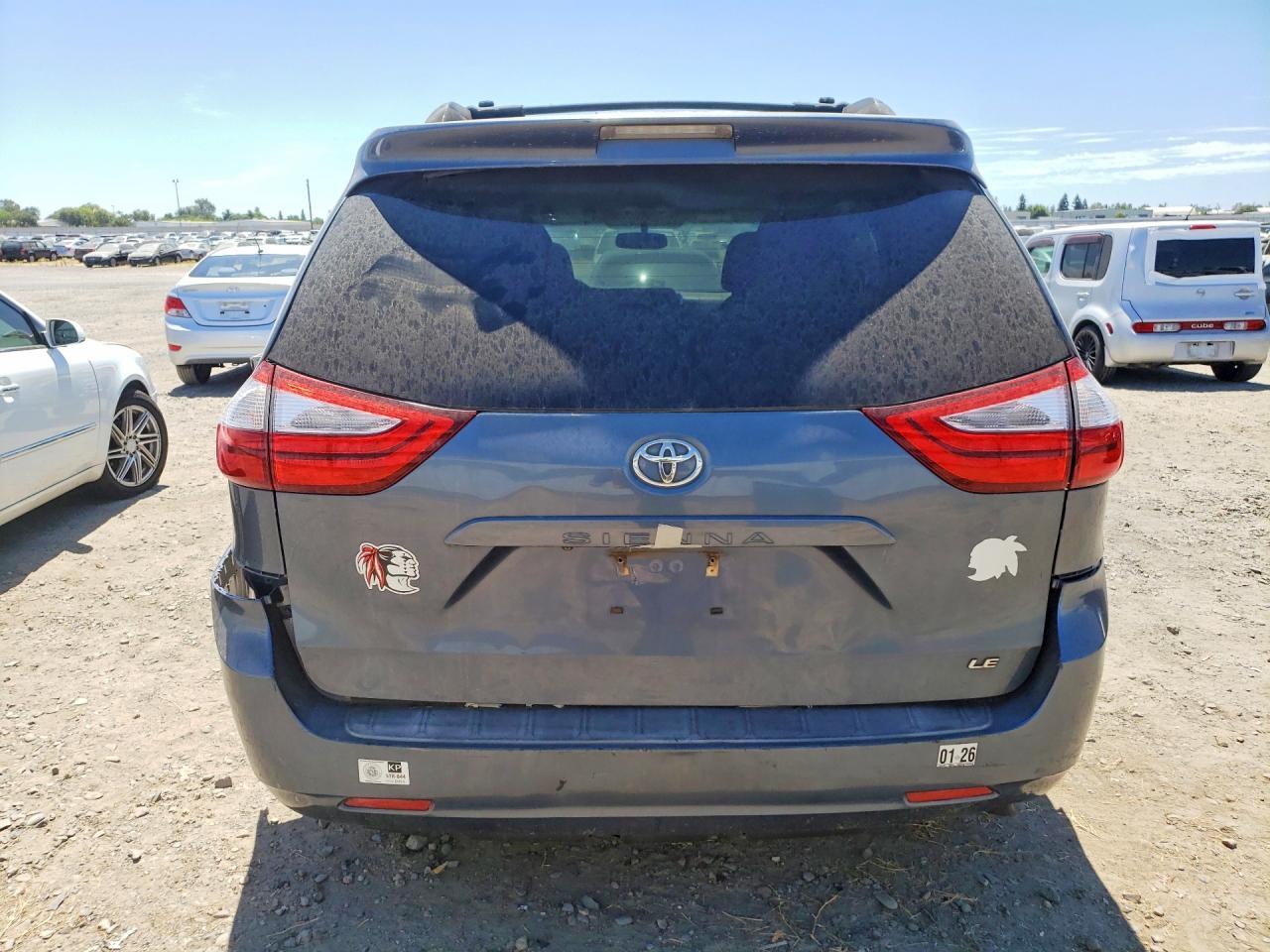 2015 Toyota Sienna Le - Image 6