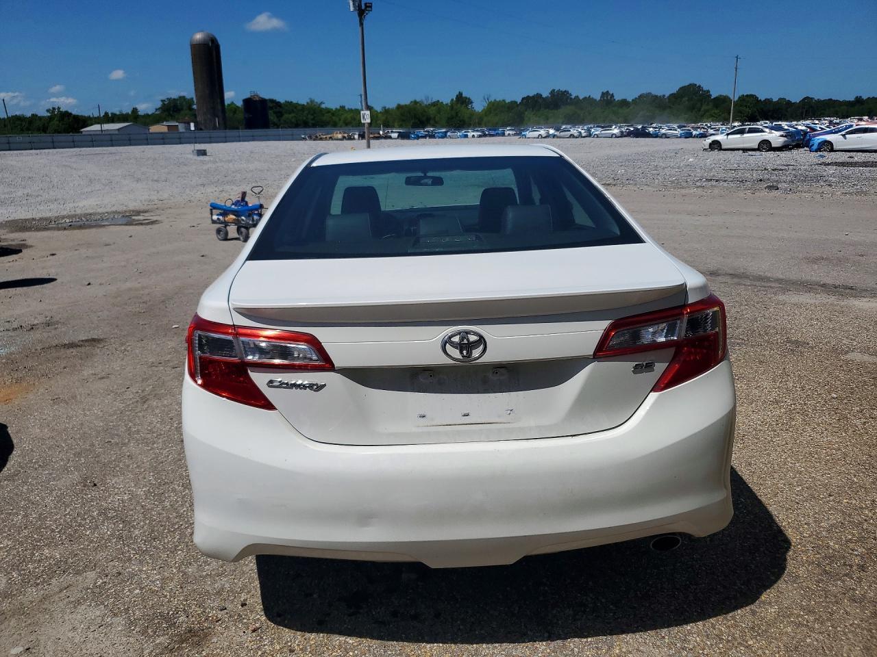 2014 Toyota Camry Se - Фото 6