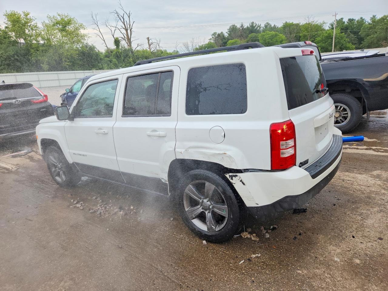 2015 Jeep Patriot Latitude - Фото 2