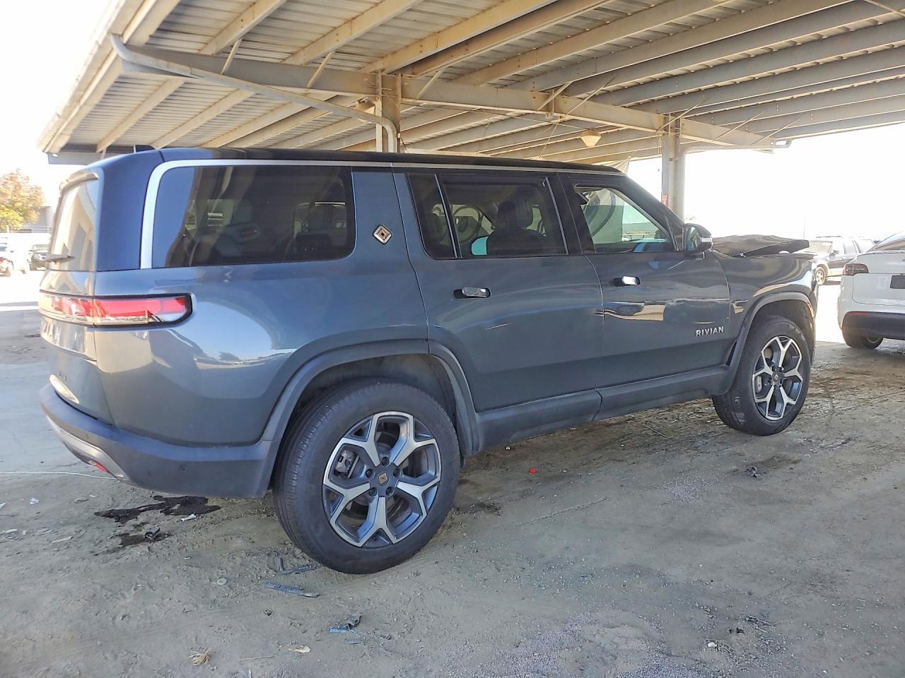 2024 Rivian R1S Adventure - Image 3