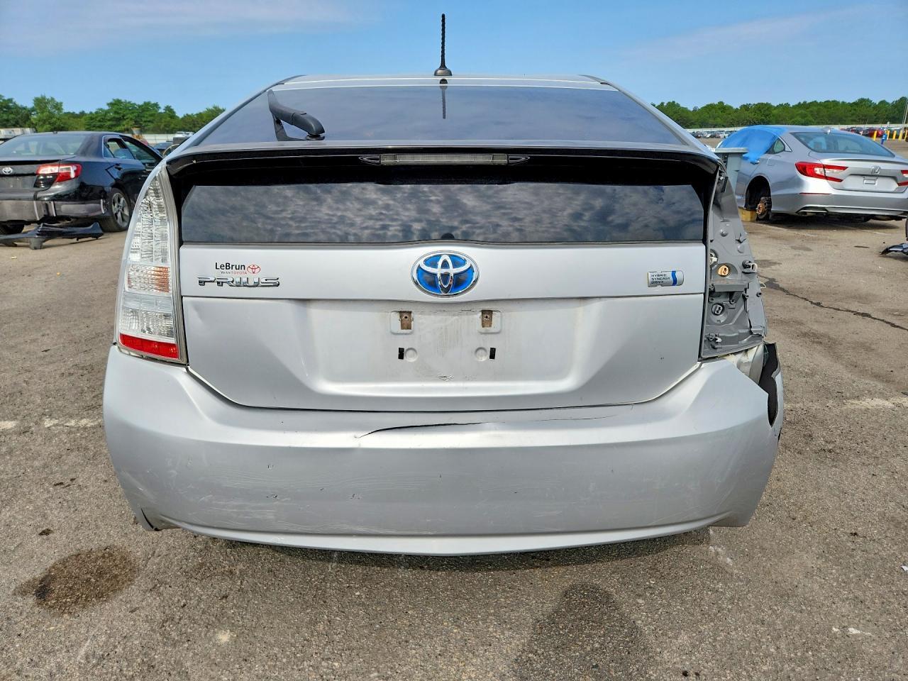 2011 Toyota Prius Two - Фото 6