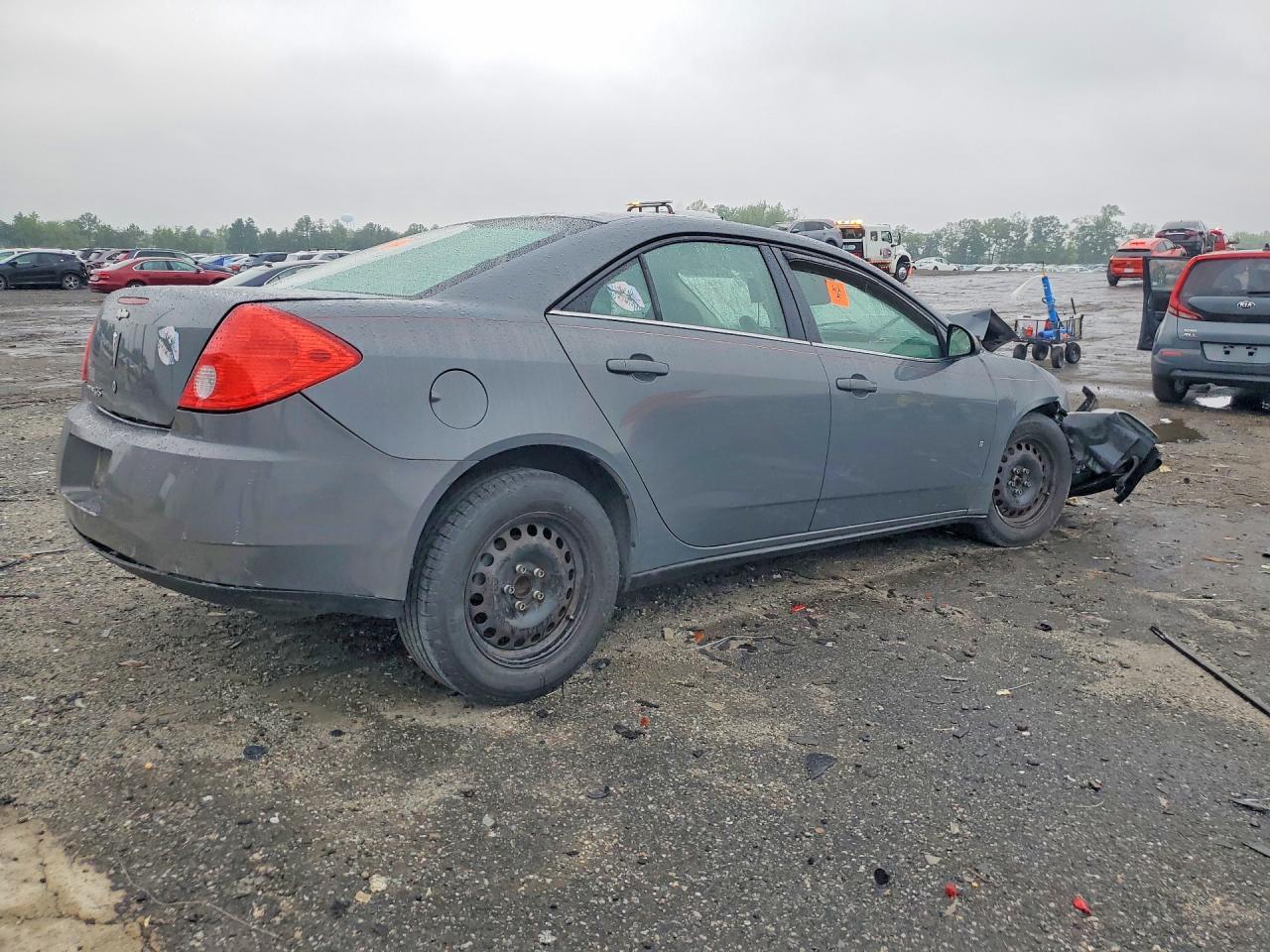 2008 Pontiac G6 Value Leader - Фото 2