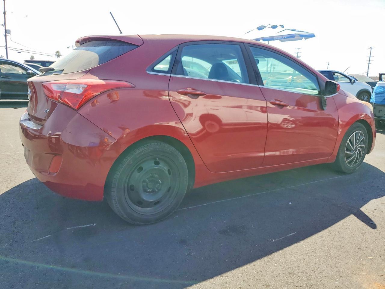2017 Hyundai Elantra Gt Base - Фото 3