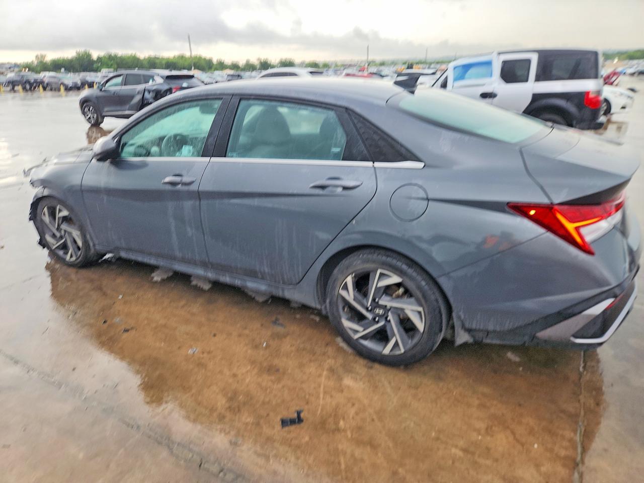 2024 Hyundai Elantra Sel - Image 2