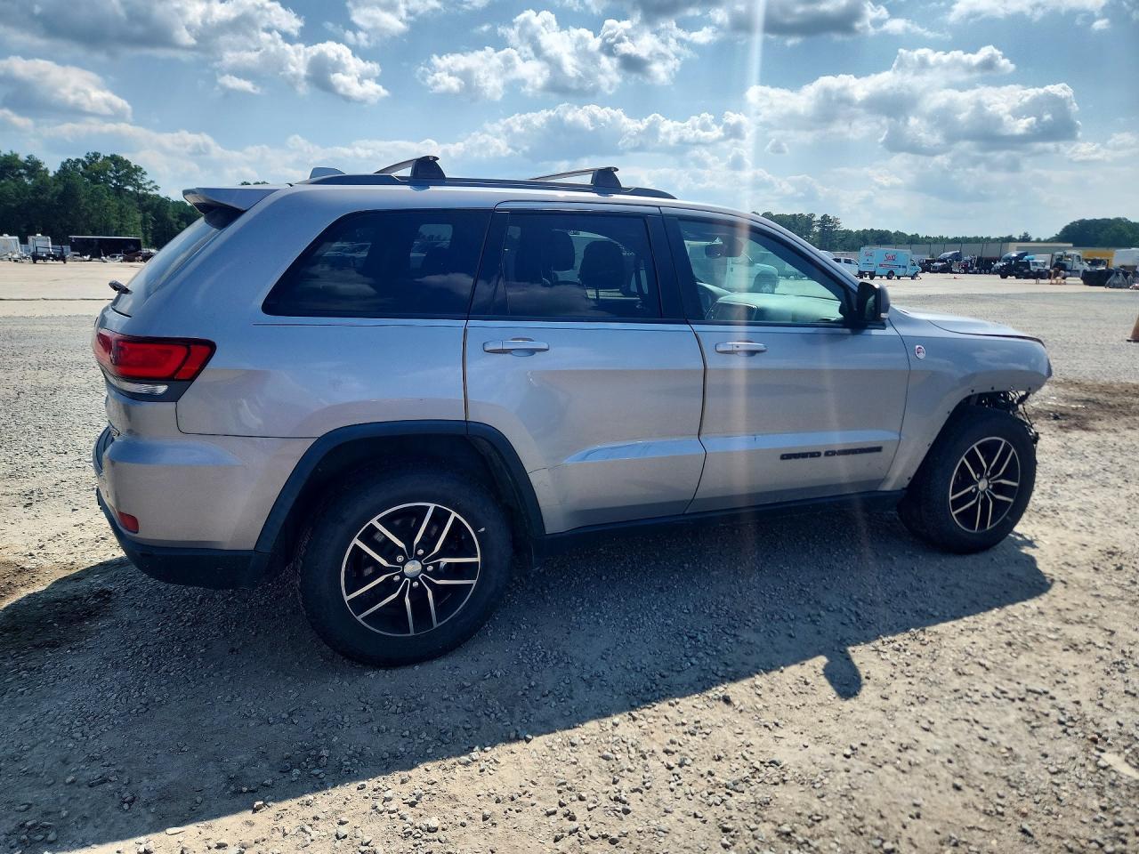 2017 Jeep Grand Cherokee Trailhawk - Фото 3