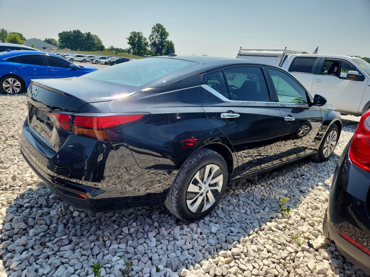 2019 Nissan Altima S - Image 3