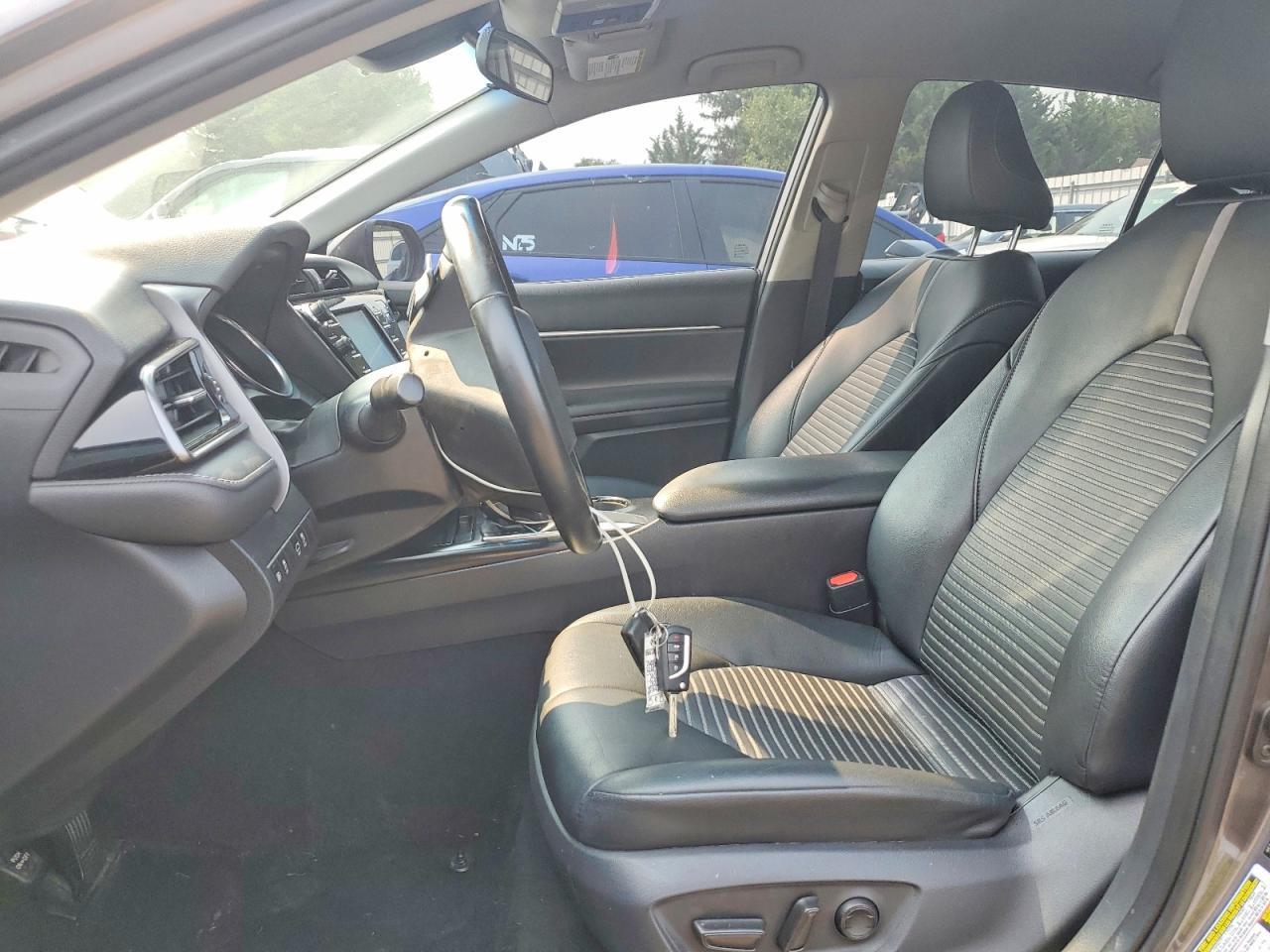 2020 Toyota Camry Se - Image 7