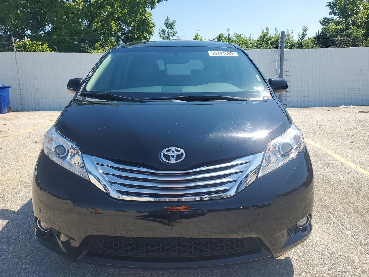 2012 Toyota Sienna Limited 7-Passenger - Фото 5