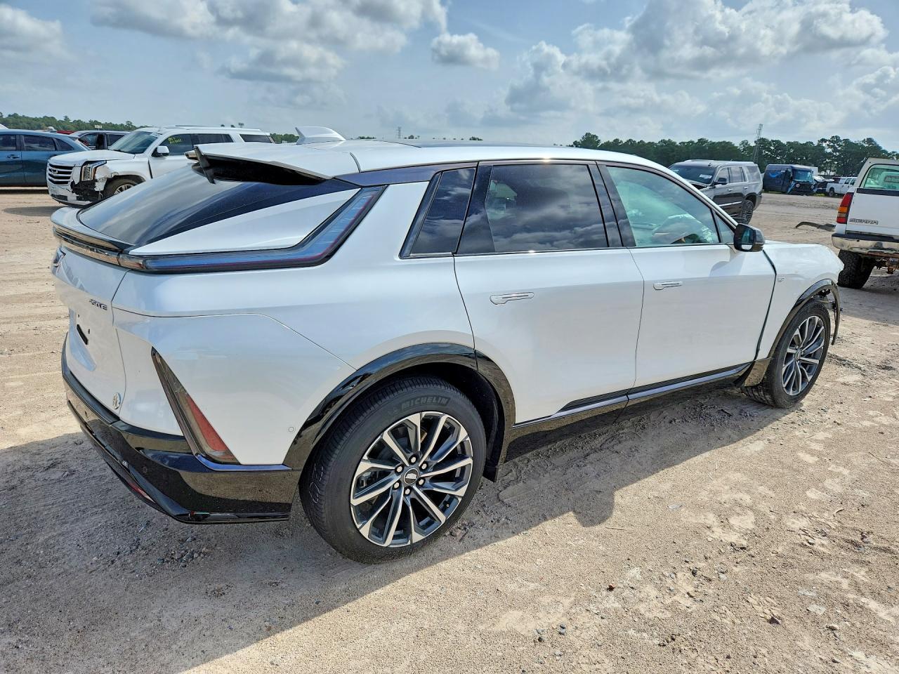 2024 Cadillac Lyriq Sport - Фото 3