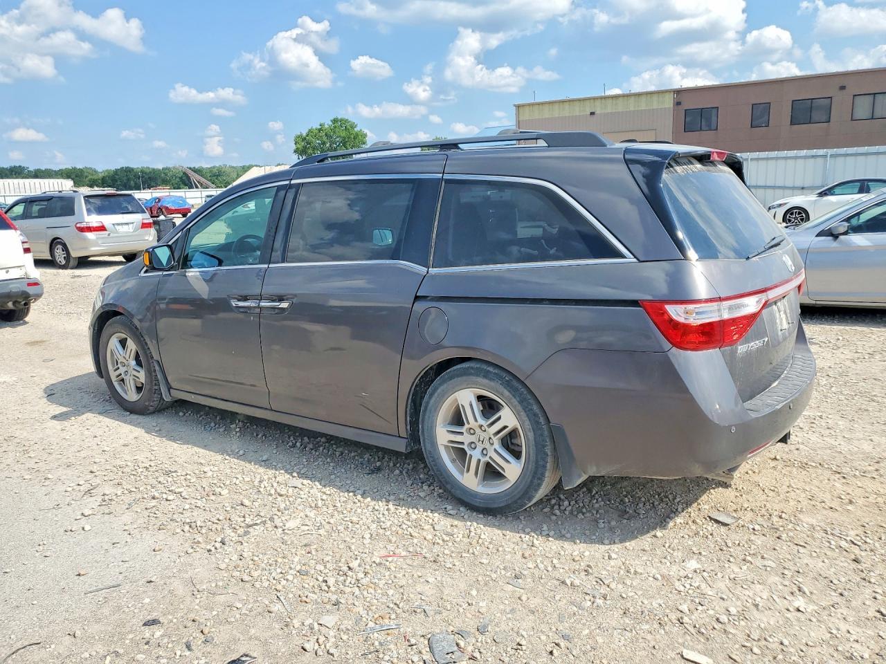 2012 Honda Odyssey Touring - Фото 2