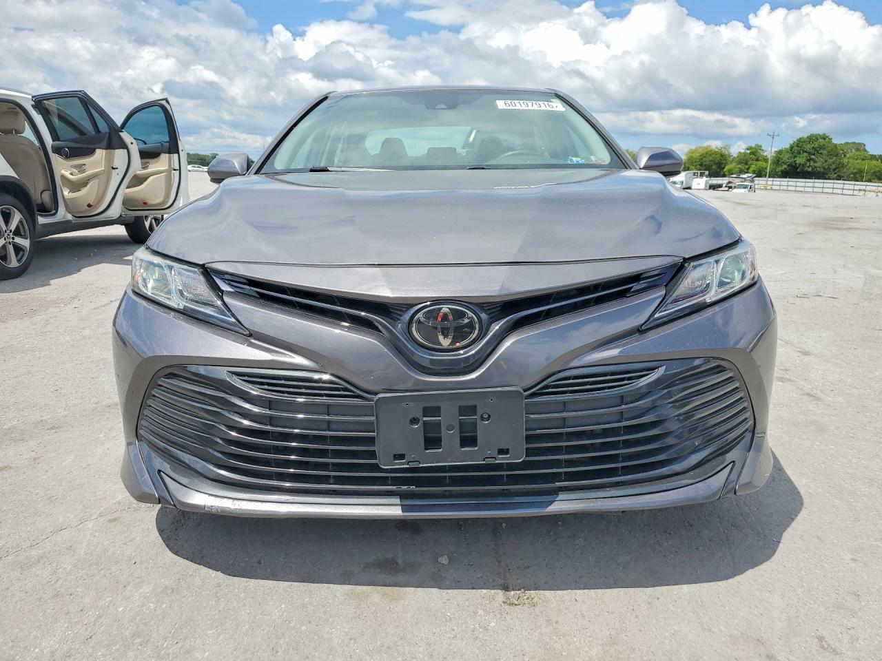 2019 Toyota Camry Le - Фото 5