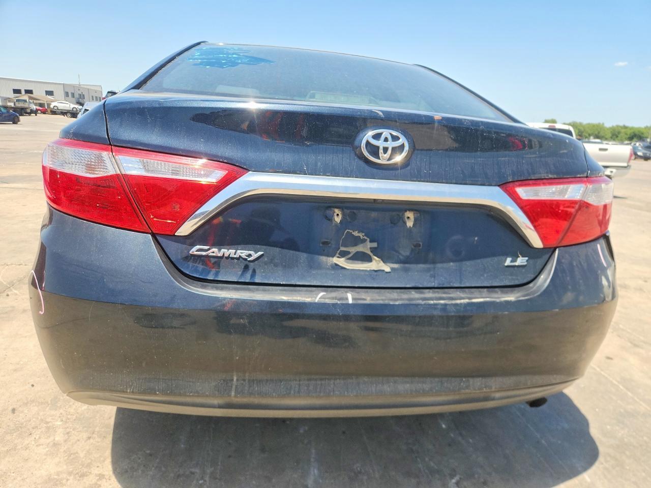 2017 Toyota Camry Le - Фото 6