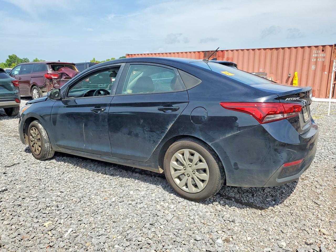 2021 Hyundai Accent Se - Фото 2