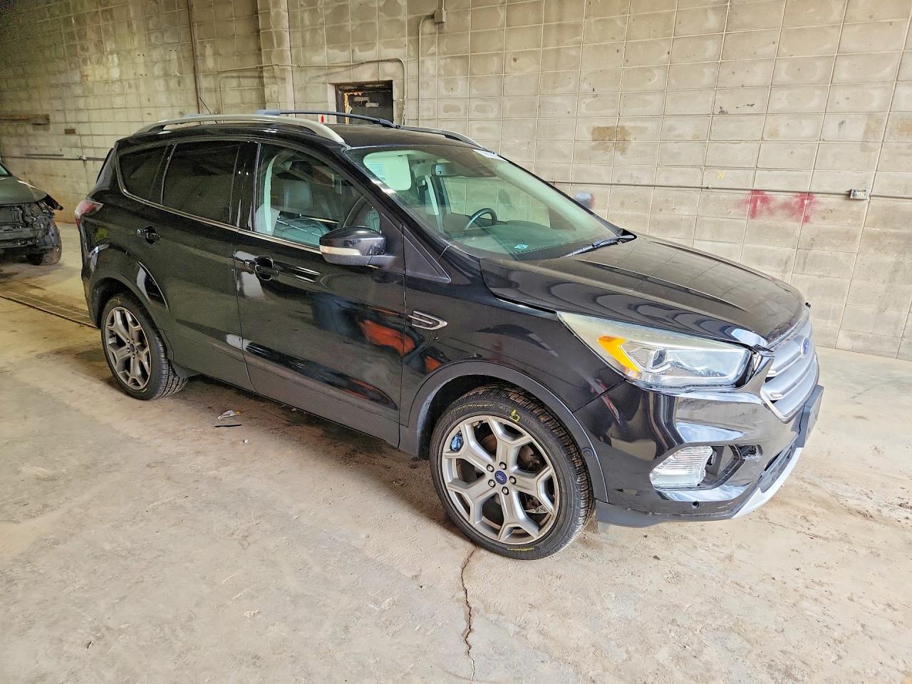 2017 Ford Escape Titanium - Image 4