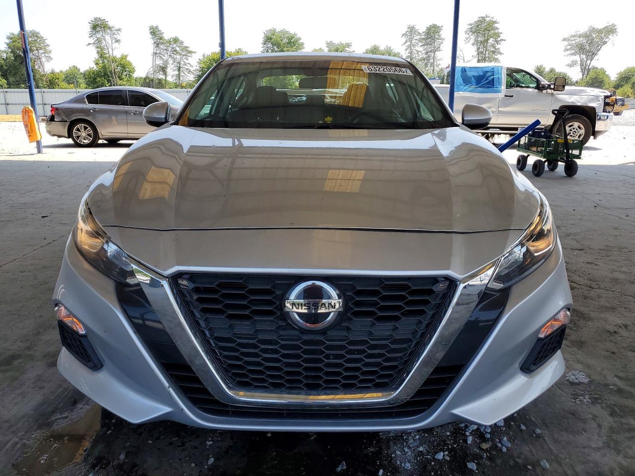 2021 Nissan Altima - Image 5