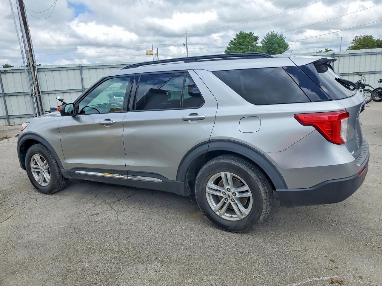 2020 Ford Explorer Xlt - Image 2
