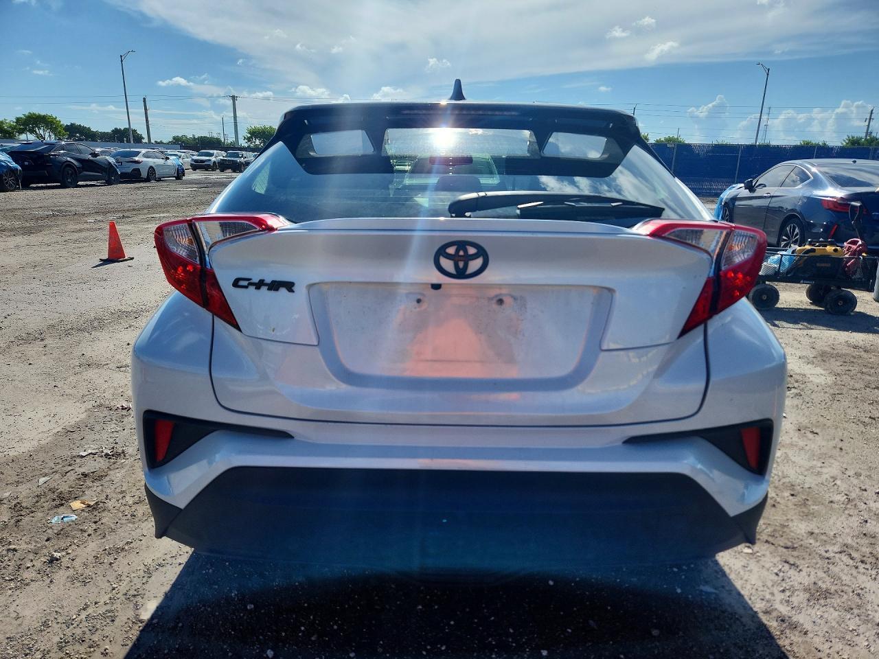 2022 Toyota C-Hr Nightshade - Фото 6