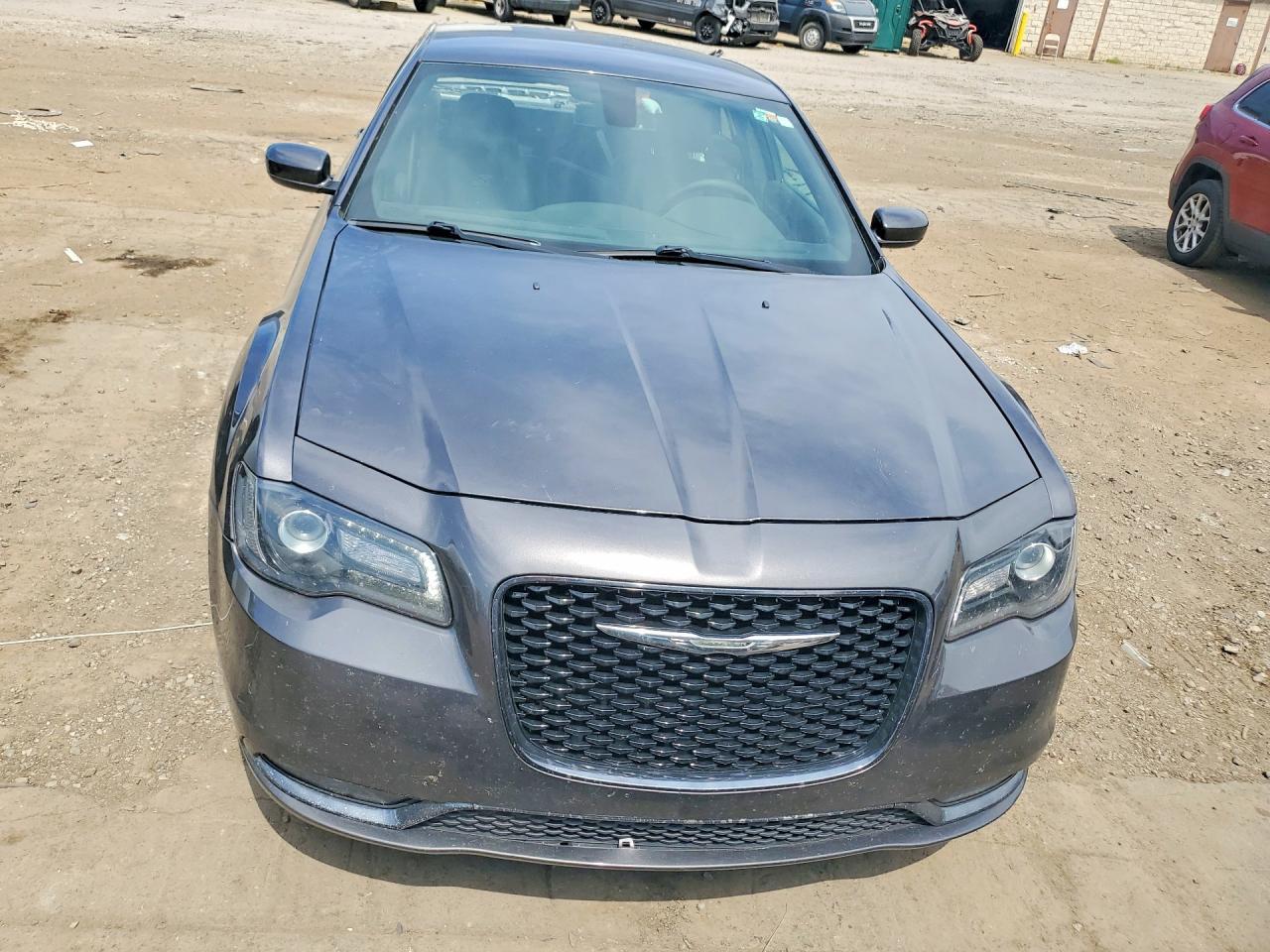 2019 Chrysler 300 S - Image 5
