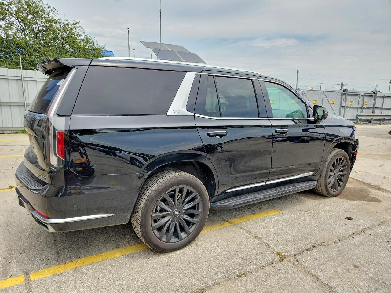 2024 Cadillac Escalade Premium Luxury - Image 3