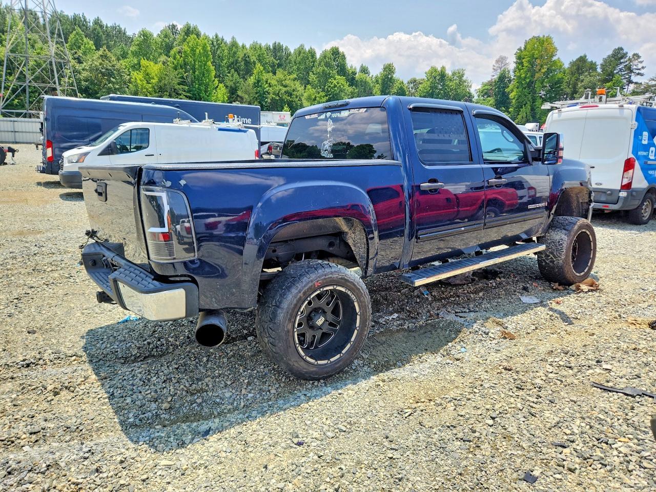 2008 GMC Sierra C1500 - Image 3