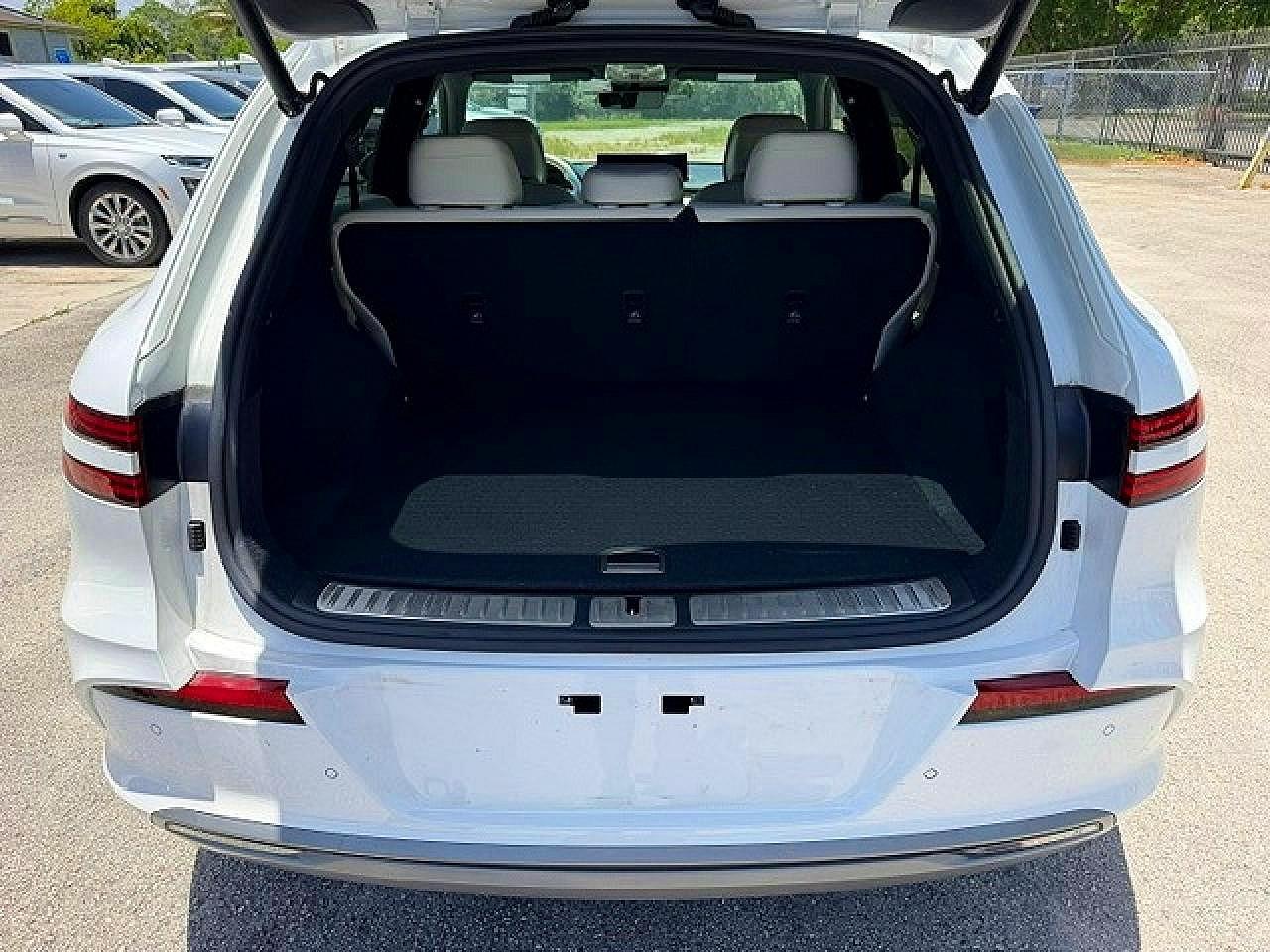 2025 Genesis G70 - Image 6