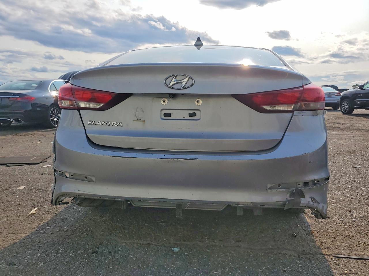 2017 Hyundai Elantra Se - Image 6
