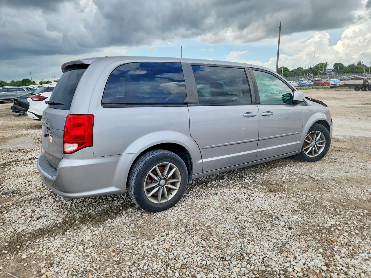 2017 Dodge Grand Caravan Se - Image 3