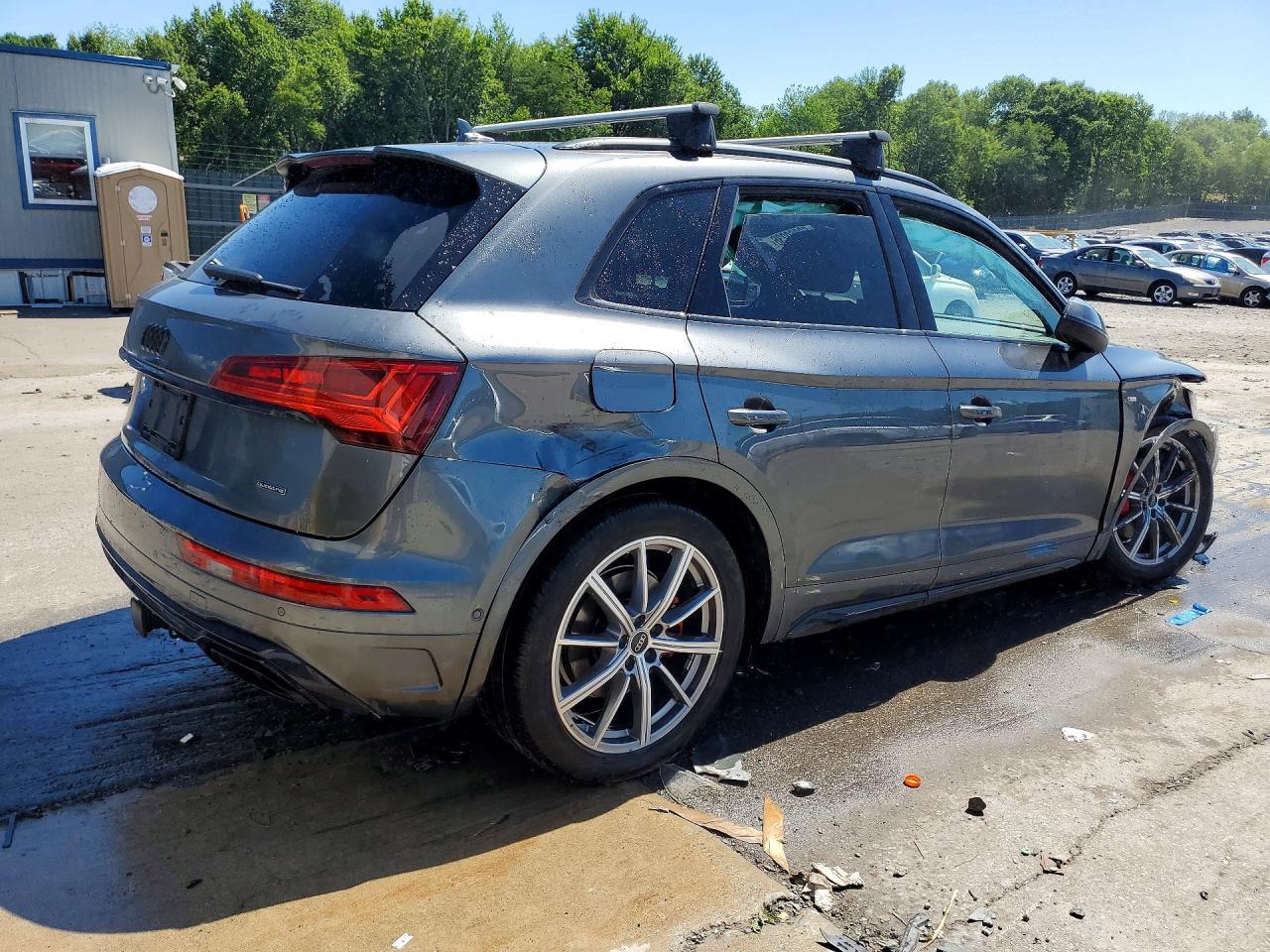 2024 Audi Q5 E Prestige 55 - Image 3