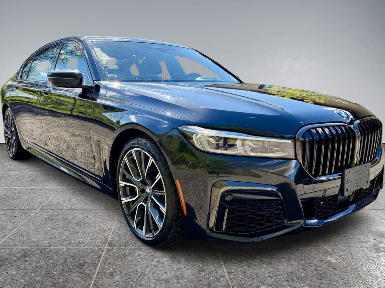 2022 BMW 740 Xi - Image 2