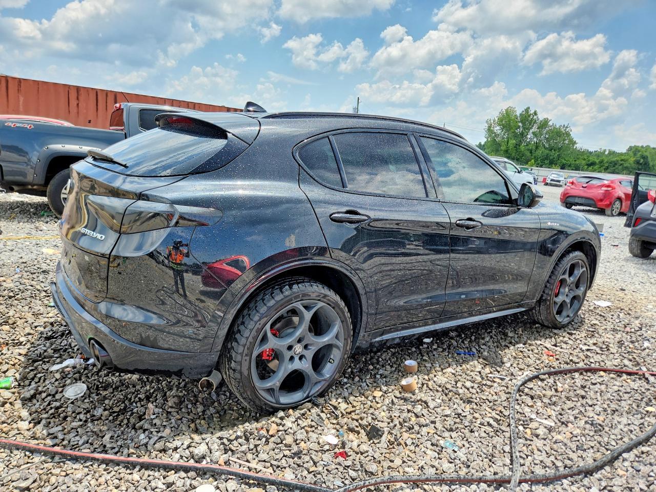 2024 Alfa Romeo Stelvio Ti - Фото 3