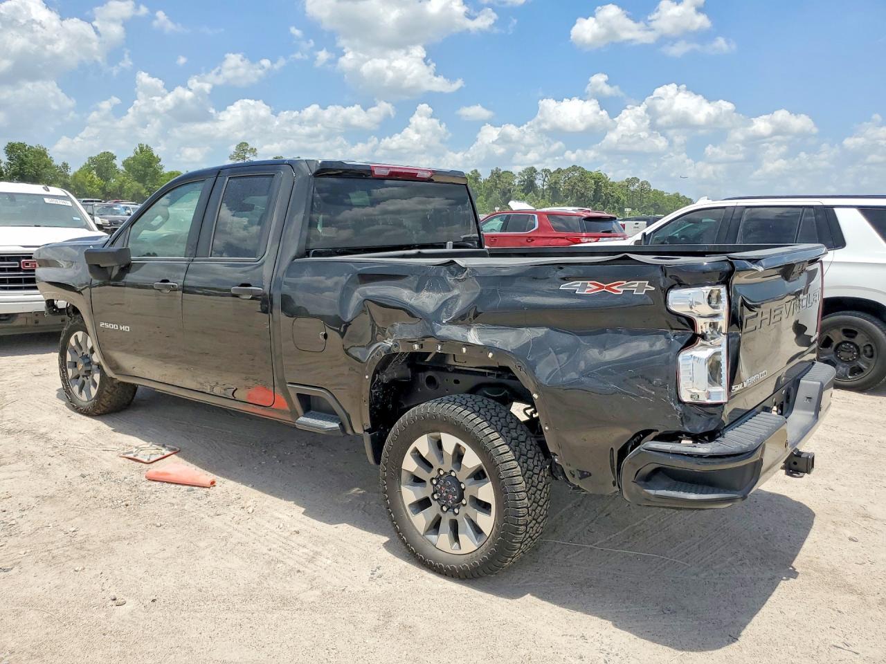 2026 Chevrolet Silverado K2500 Custom - Фото 2