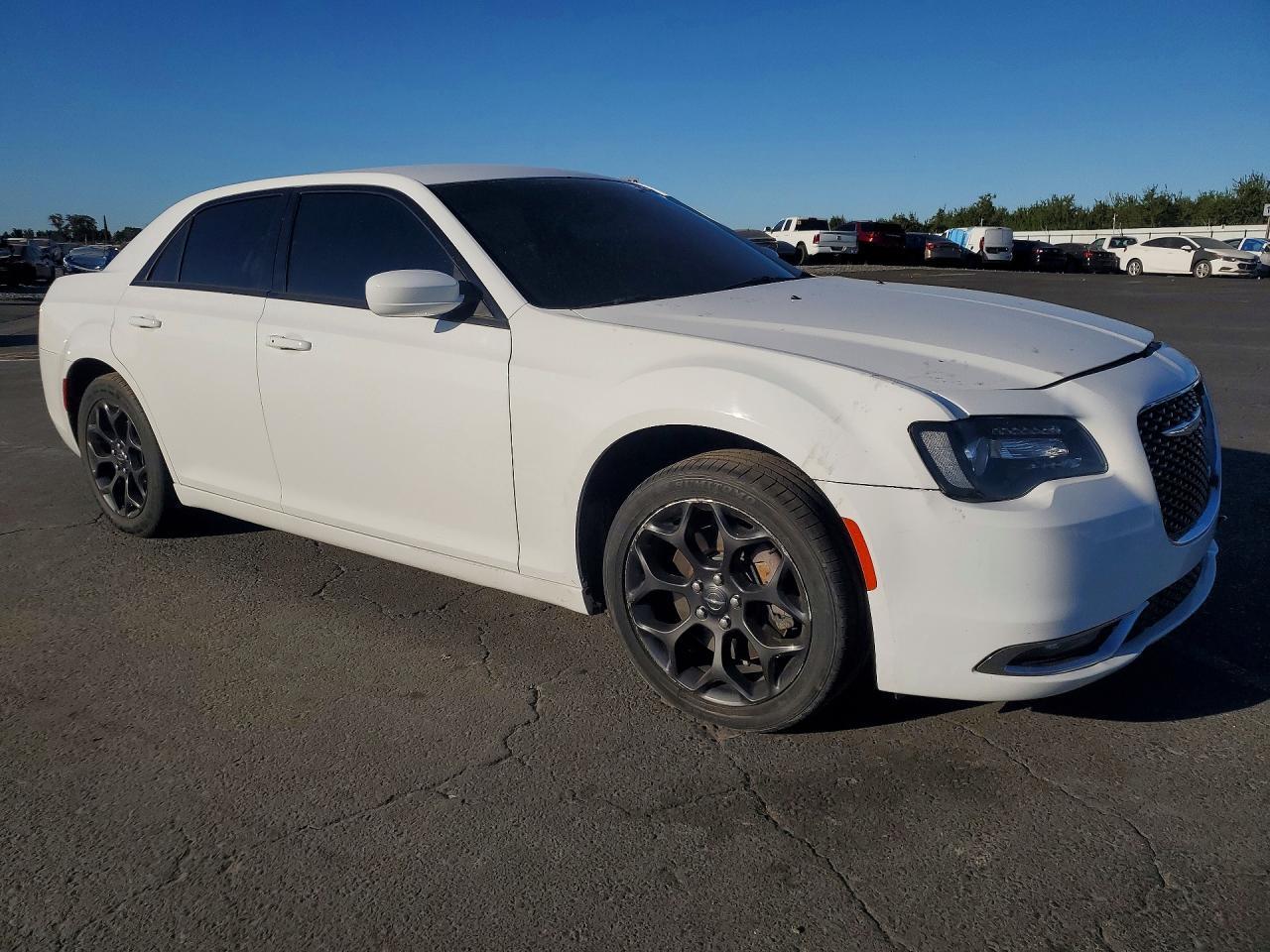 2019 Chrysler 300 S - Image 4