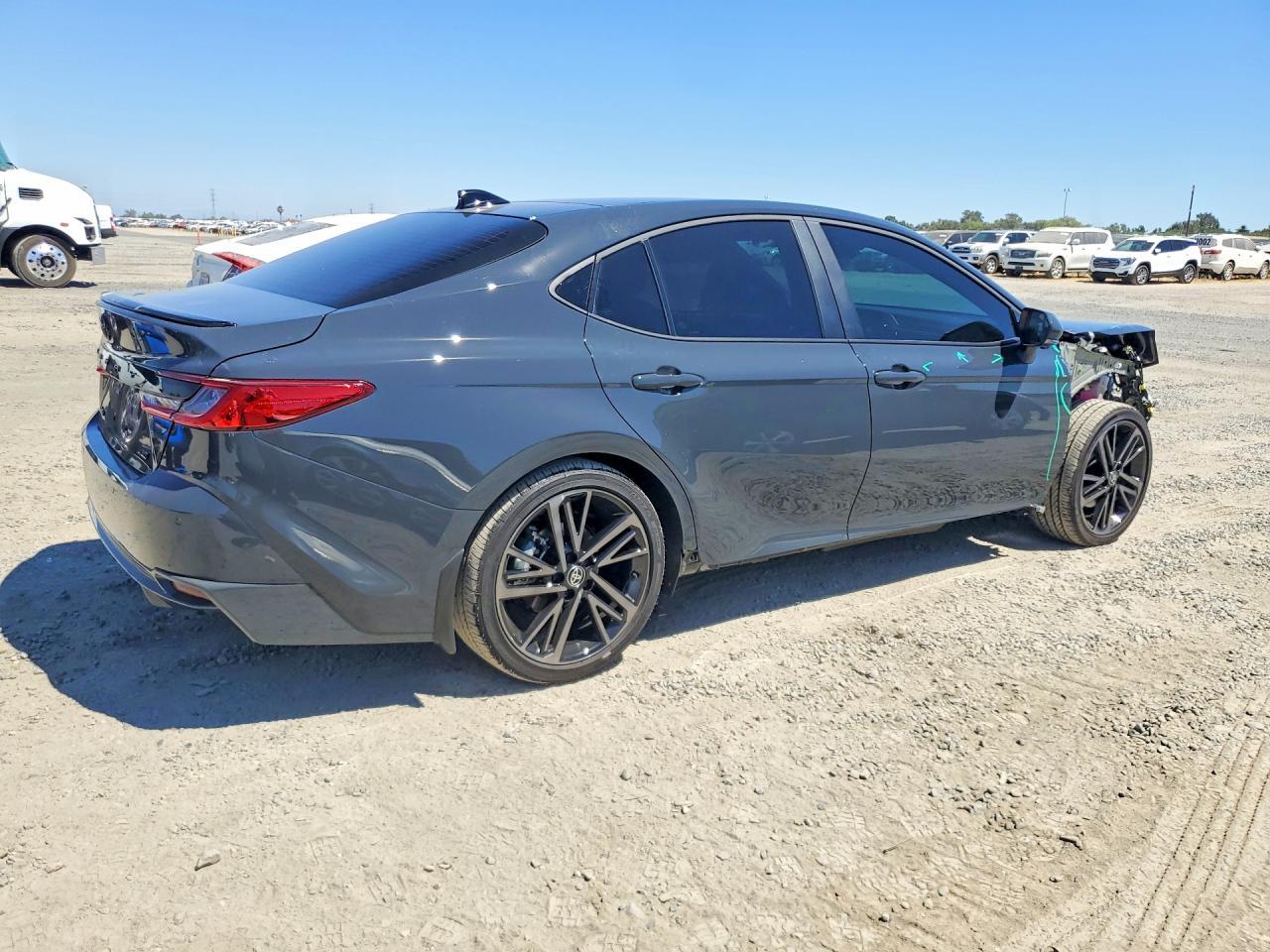 2026 Toyota Camry Xse - Фото 3
