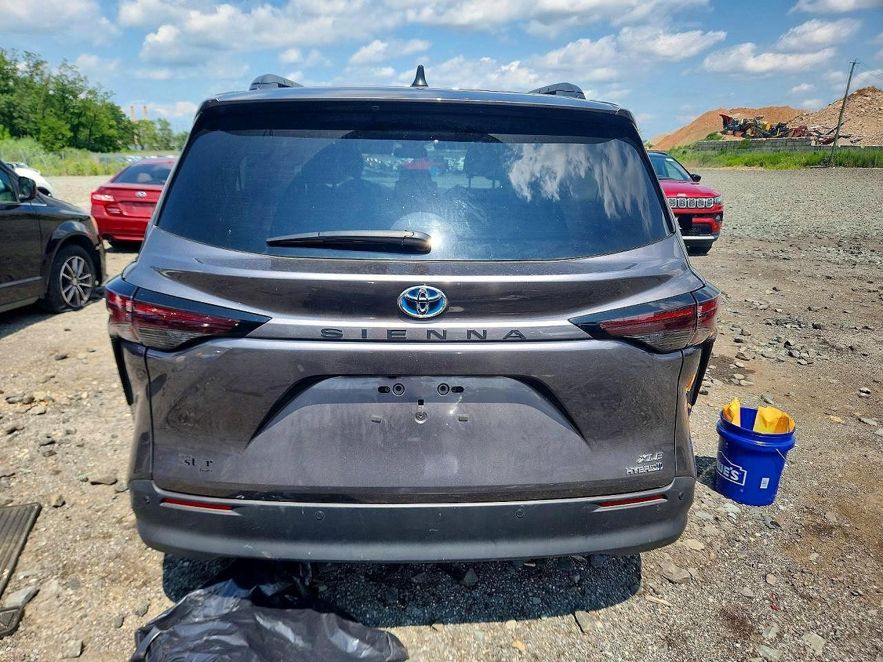 2024 Toyota Sienna Xle - Image 6