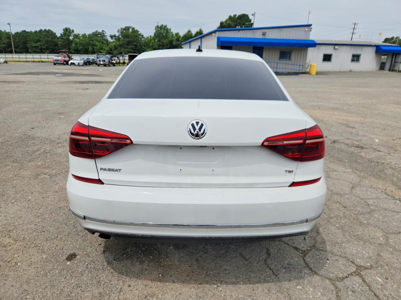 2019 Volkswagen Passat Wolfsburg - Фото 6