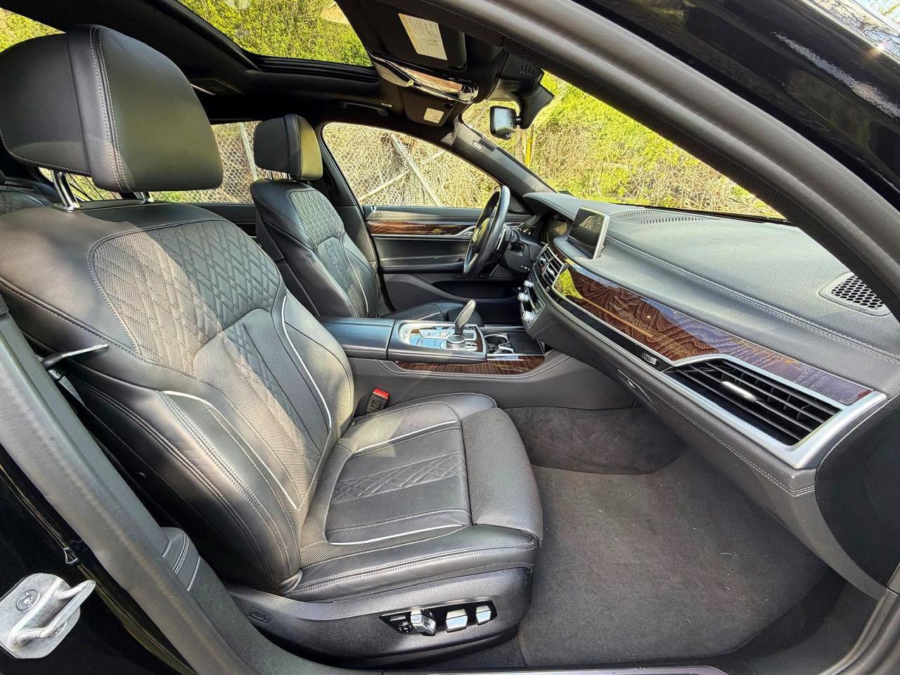 2022 BMW 740 Xi - Image 5