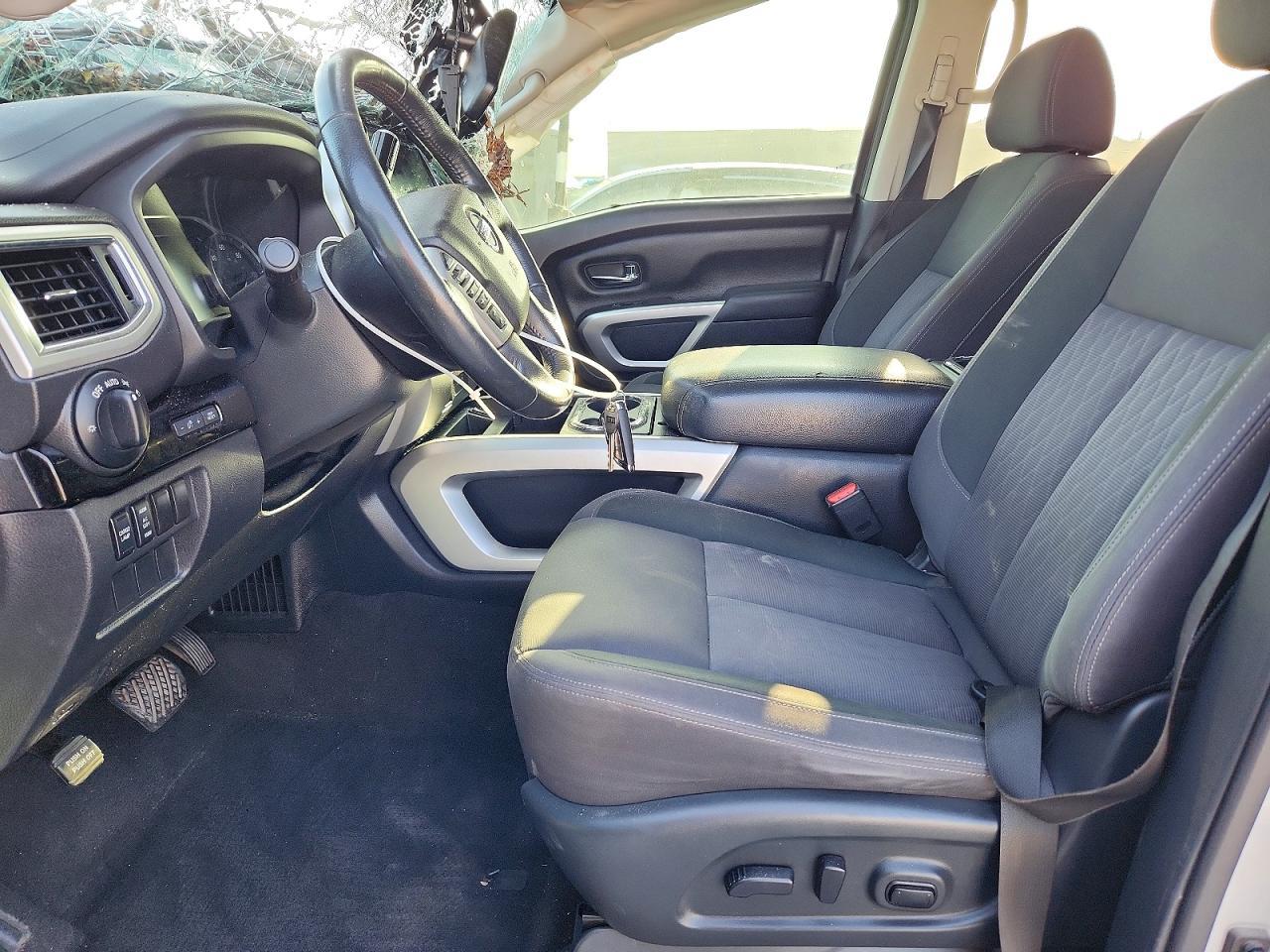 2020 Nissan Titan Sv - Image 7