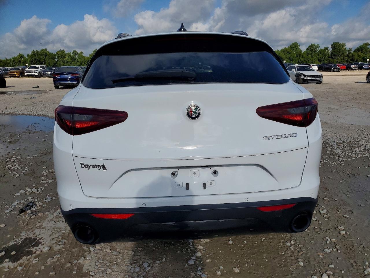 2022 Alfa Romeo Stelvio - Фото 6