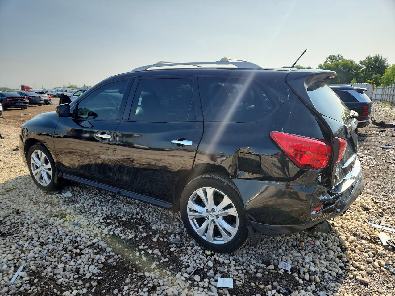 2018 Nissan Pathfinder Sl - Фото 2