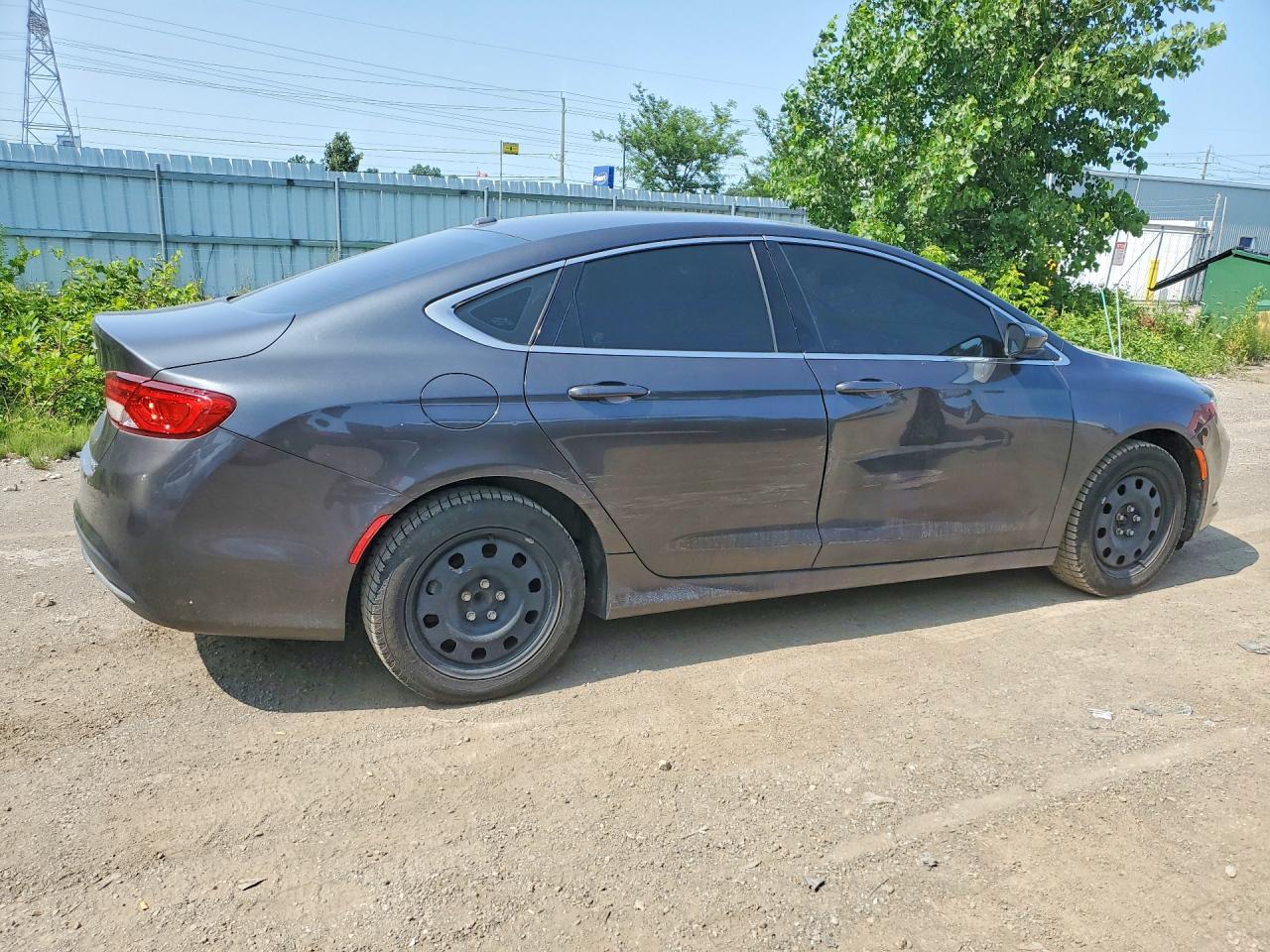 2015 Chrysler 200 Limited - Фото 3