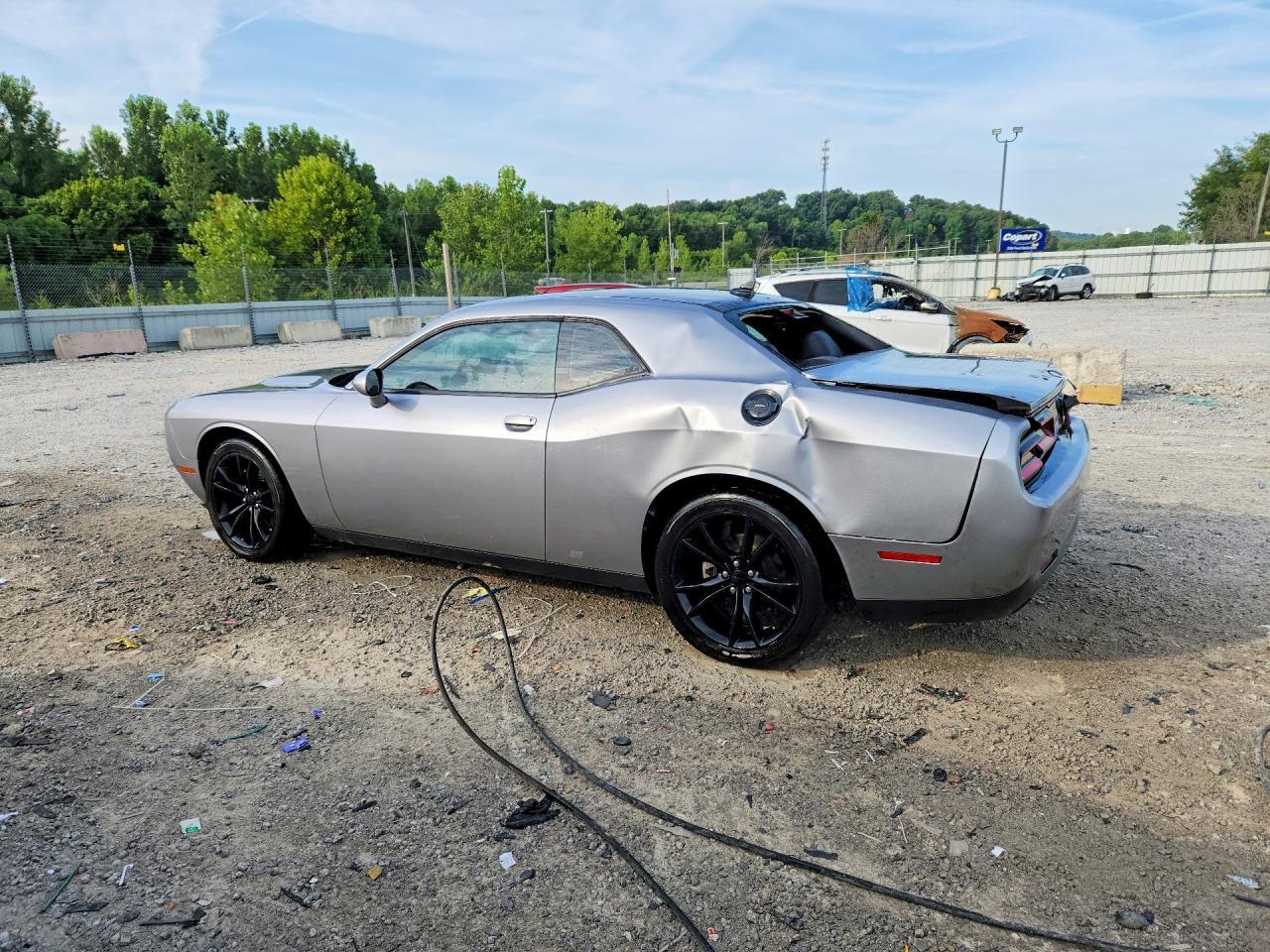 2016 Dodge Challenger Sxt - Фото 2