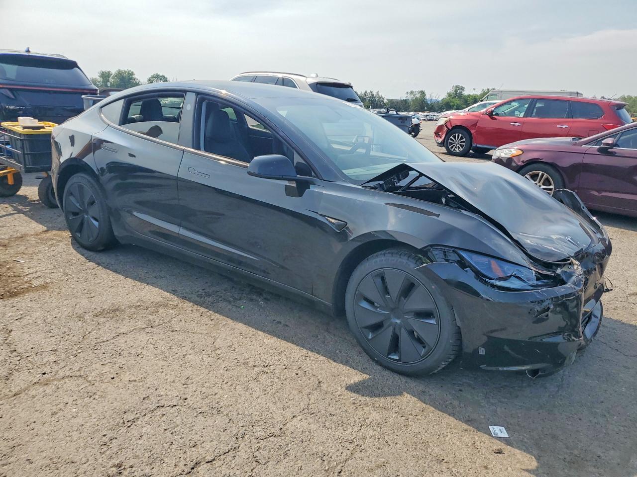 2024 Tesla Model 3 - Image 4