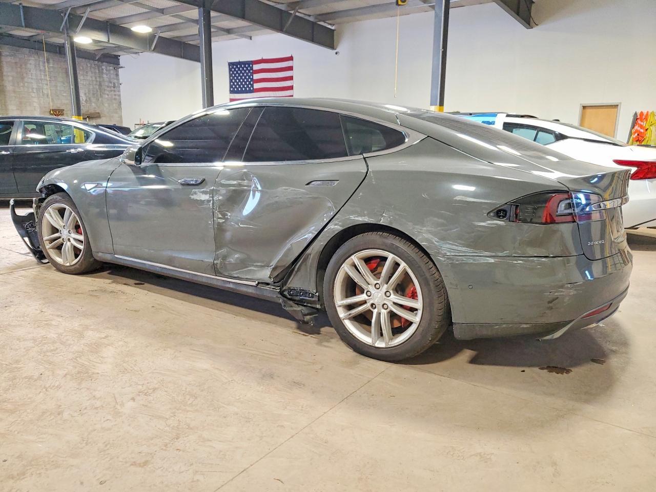 2014 Tesla Model S - Фото 2