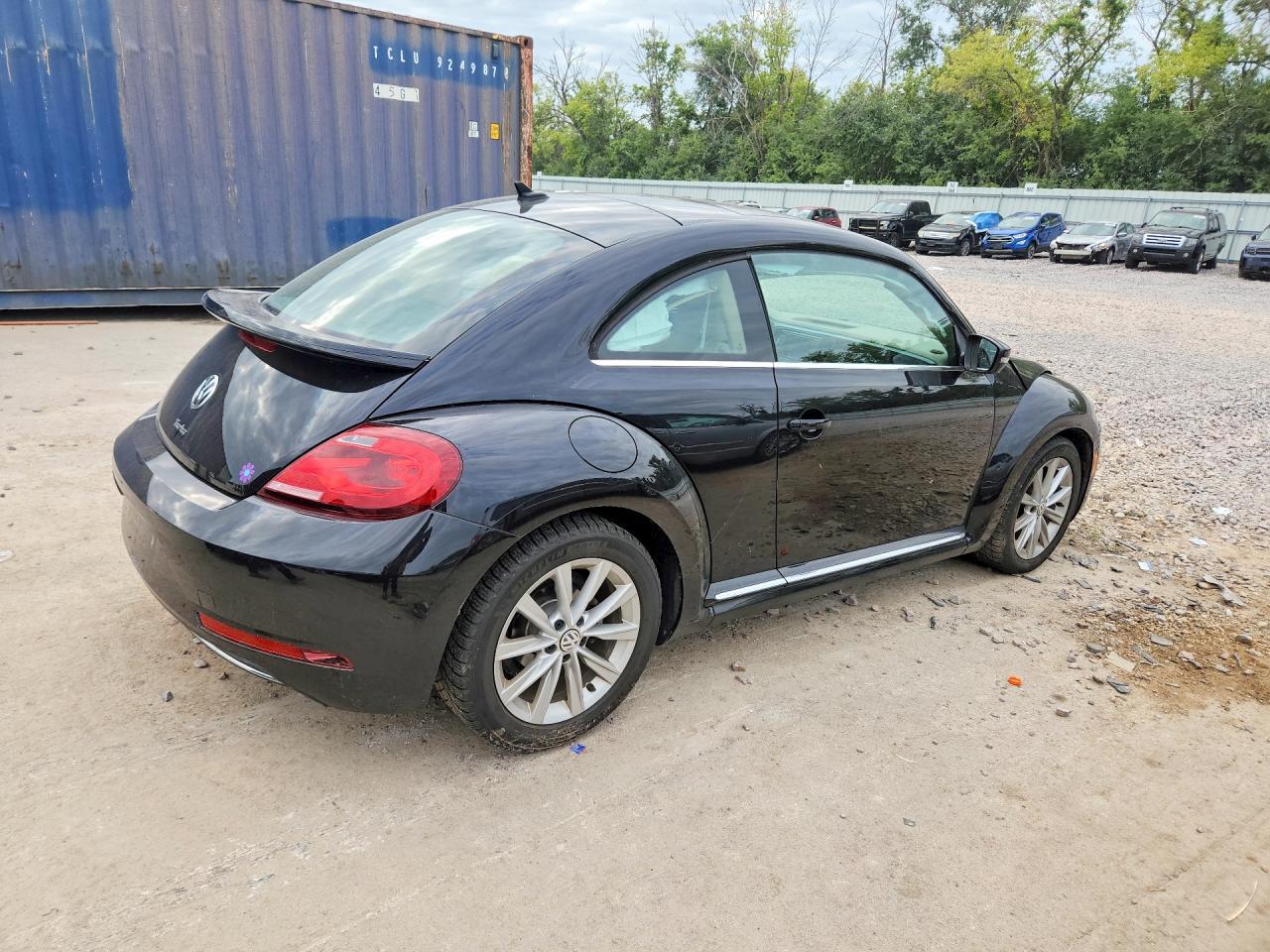 2018 Volkswagen Beetle Se - Фото 3
