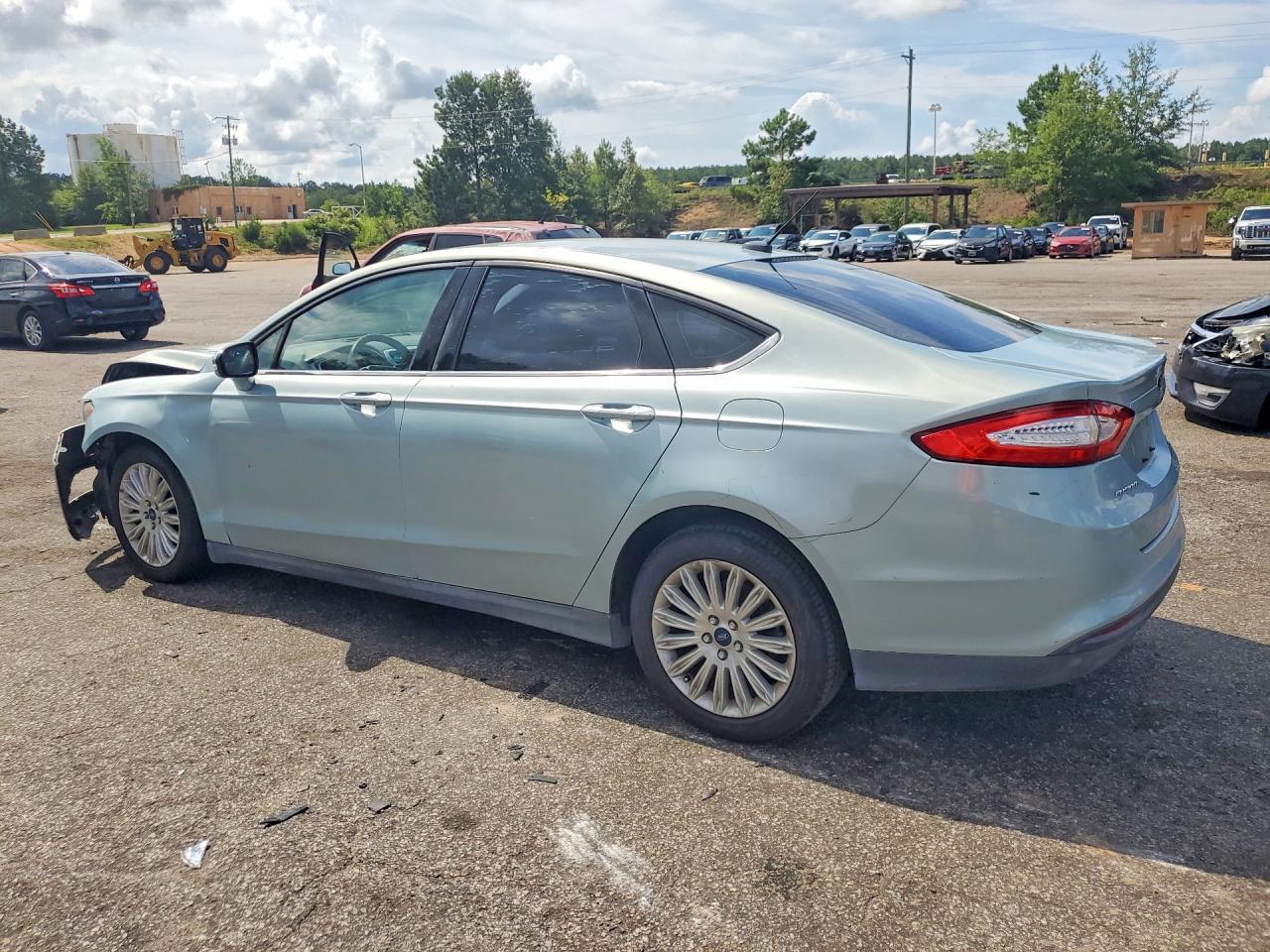 2014 Ford Fusion S Hybrid - Фото 2