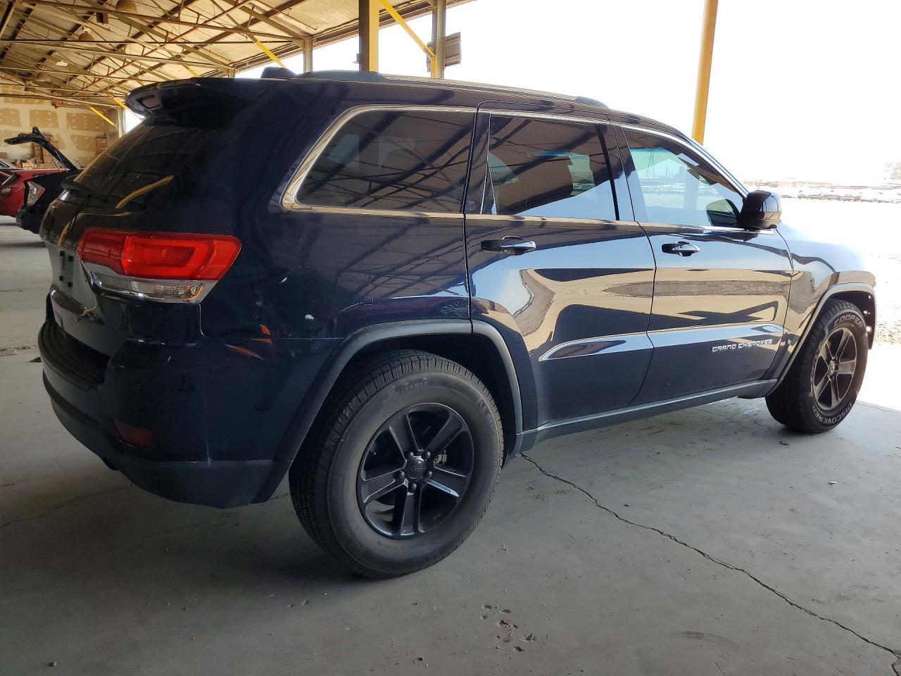 2014 Jeep Grand Cherokee Laredo - Image 3