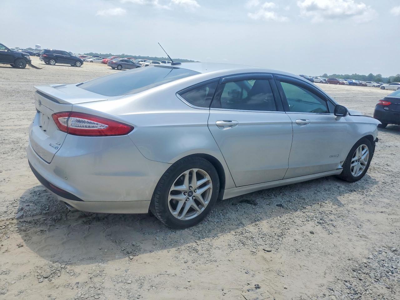 2015 Ford Fusion S - Фото 3