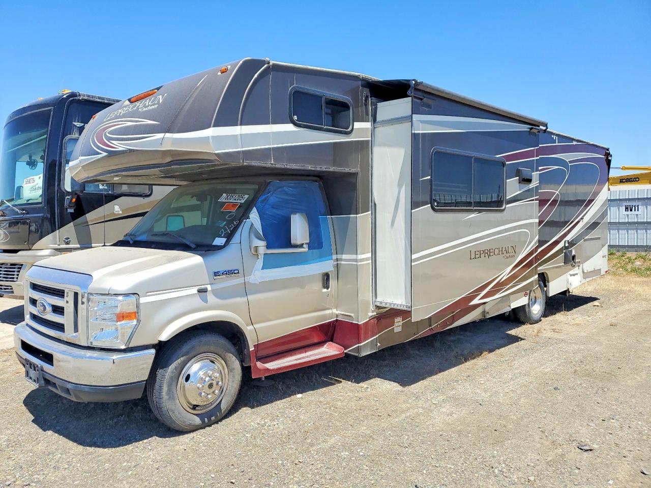 2015 Ford Econoline E450 Super Duty Cutaway Van - Фото 2