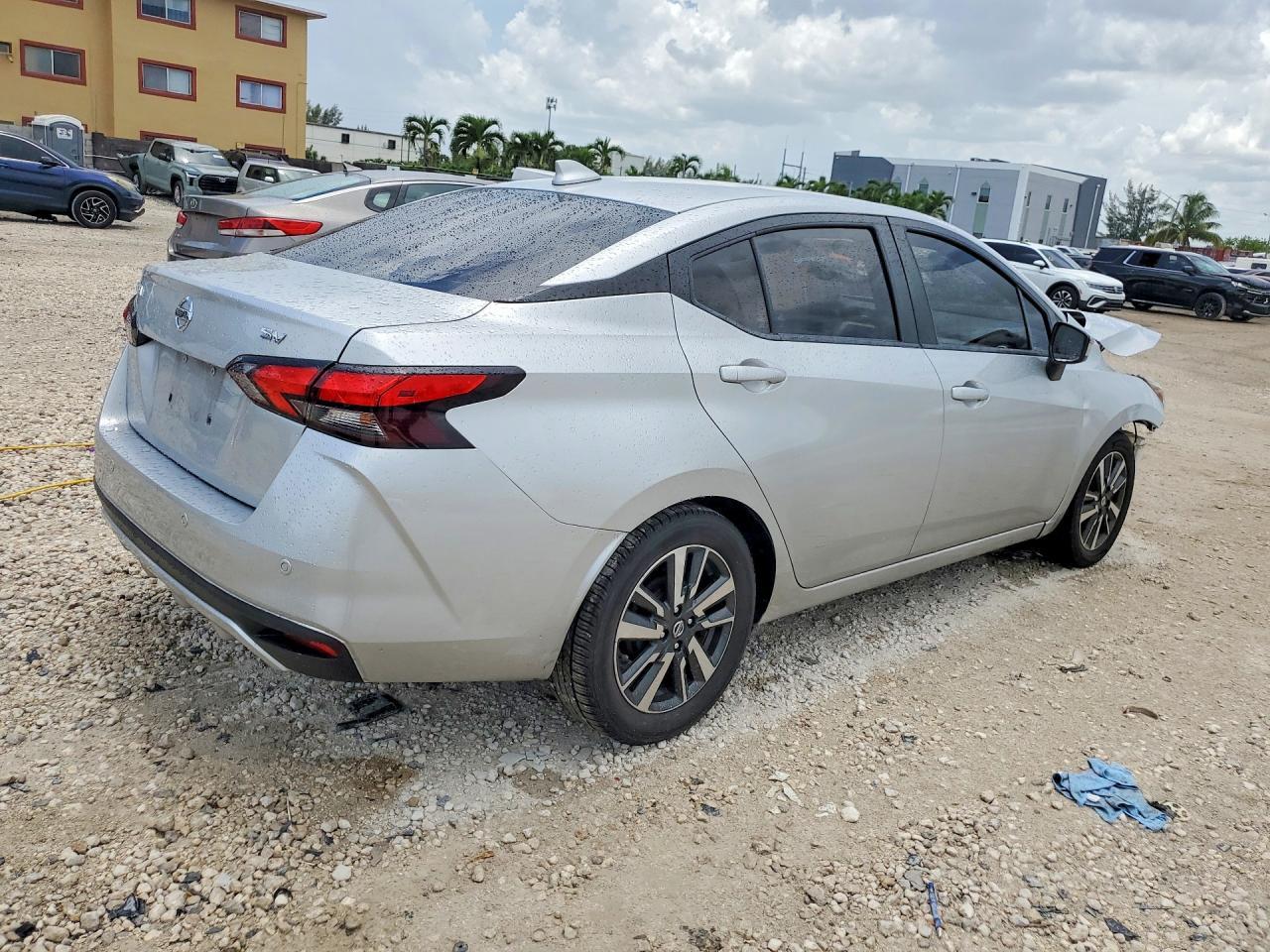 2021 Nissan Versa Sv - Фото 3
