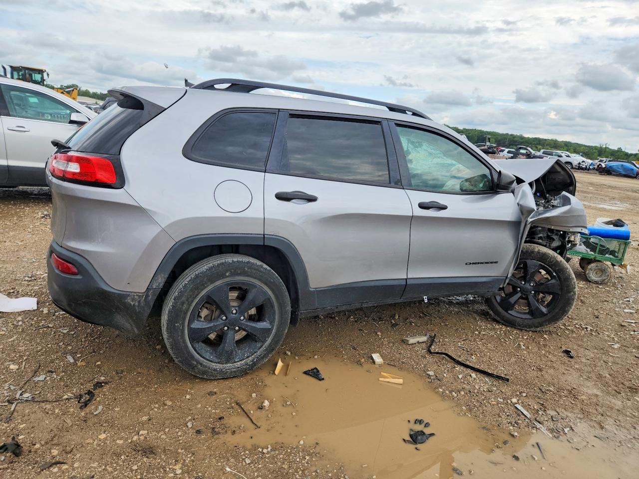 2017 Jeep Cherokee - Image 3